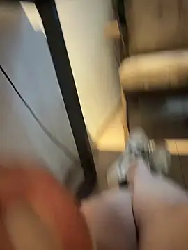 Snapshot of zhizhibaobei chatting on April 1, 1:28 am zhizhibaobei online show from April 1, 1:28 am