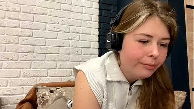 Snapshot of RanaeBryant chatting on March 20, 6:29 am RanaeBryant online show from March 20, 6:29 am