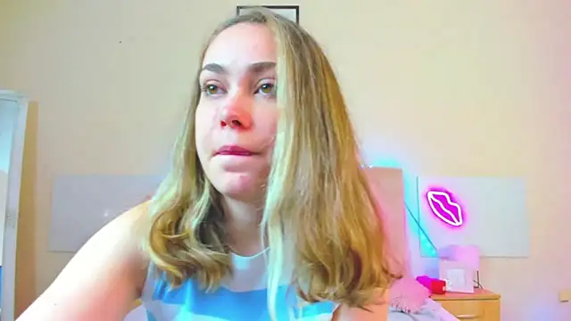 MelanieCuty online show from May 5, 5:15 am