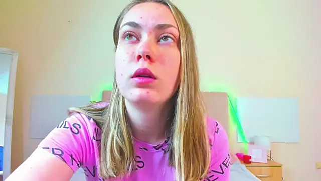 MelanieCuty online show from May 12, 5:26 am