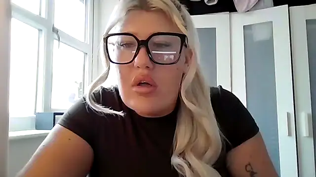 Lexi Laura online show from March 20, 9:36 am