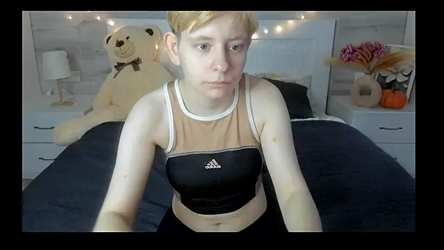 EloraBlu online show from March 27, 7:36 am