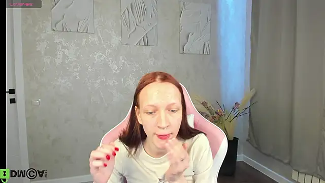 Naomiya-Lee online show from March 18, 2:04 am