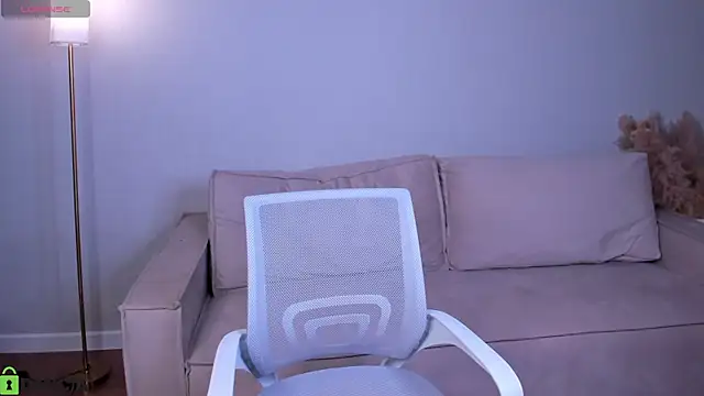 Naomiya-Lee online show from April 1, 1:41 pm