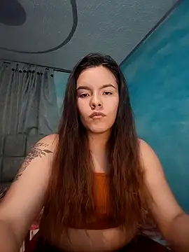 Snapshot of Estrella_2407 chatting on March 16, 3:01 am Estrella 2407 online show from March 16, 3:01 am