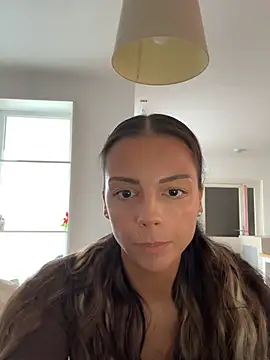 Snapshot of SweetLillySugar chatting on March 14, 3:50 pm SweetLillySugar online show from March 14, 3:50 pm