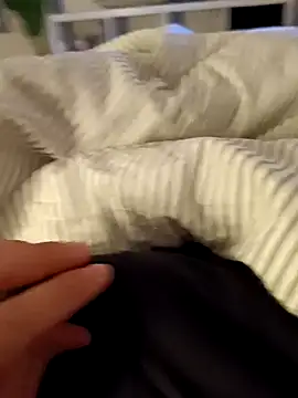 Snapshot of Elias18d chatting on March 25, 5:19 pm Elias18d online show from March 25, 5:19 pm