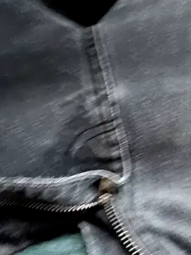 Snapshot of Elias18d chatting on April 4, 5:10 pm Elias18d online show from April 4, 5:10 pm