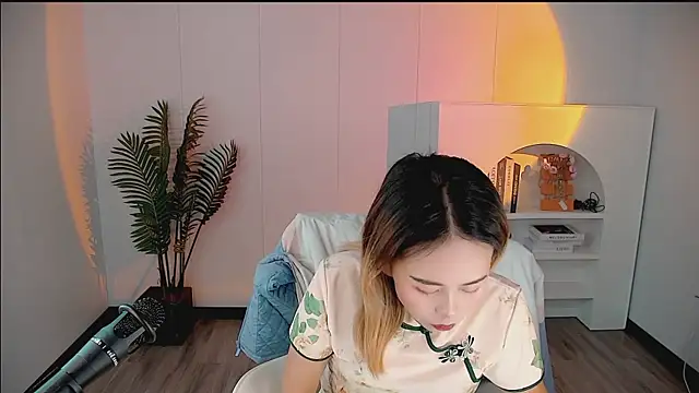 Snapshot of zhoulan-bb chatting on April 1, 2:23 am zhoulan-bb online show from April 1, 2:23 am