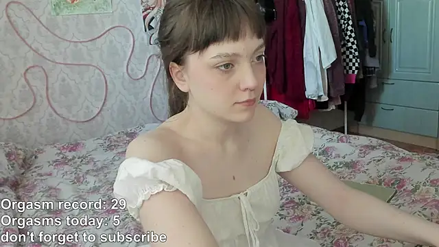 RileyNymph online show from May 7, 3:56 am