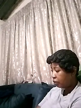 Snapshot of Prettylicou chatting on May 17, 9:22 pm Prettylicou online show from May 17, 9:22 pm
