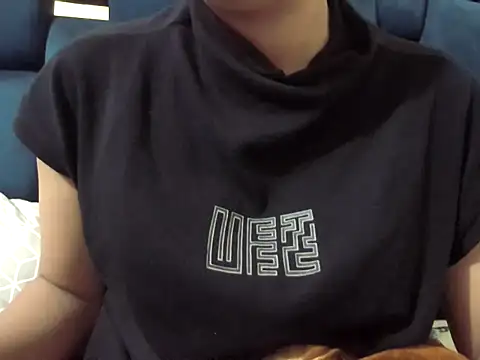 Snapshot of Aradya_ chatting on April 6, 4:52 pm Aradya online show from April 6, 4:52 pm