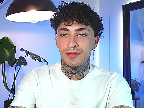 Snapshot of stevennavarro chatting on March 20, 1:43 am stevennavarro online show from March 20, 1:43 am