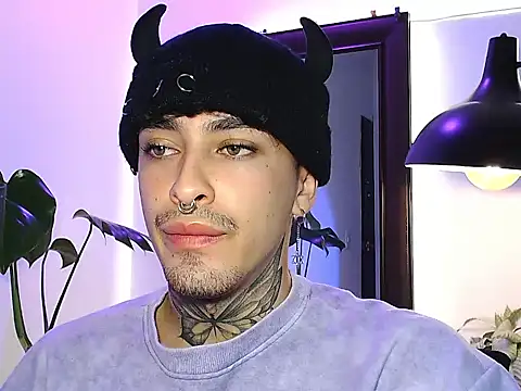 Snapshot of stevennavarro chatting on March 24, 3:44 am stevennavarro online show from March 24, 3:44 am