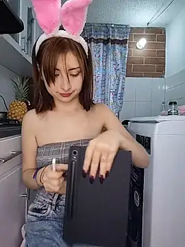 Snapshot of PaoMonoba chatting on April 1, 9:01 pm PaoMonoba online show from April 1, 9:01 pm