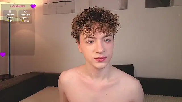 Angel Crave online show from April 2, 9:01 pm