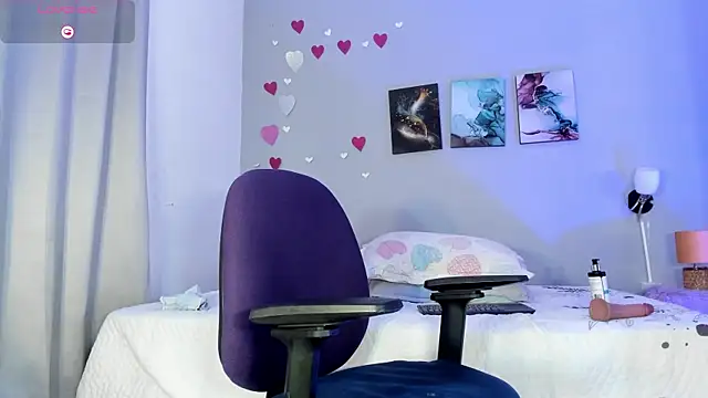 Snapshot of Evha_GalaW chatting on April 1, 1:41 pm Evha GalaW online show from April 1, 1:41 pm