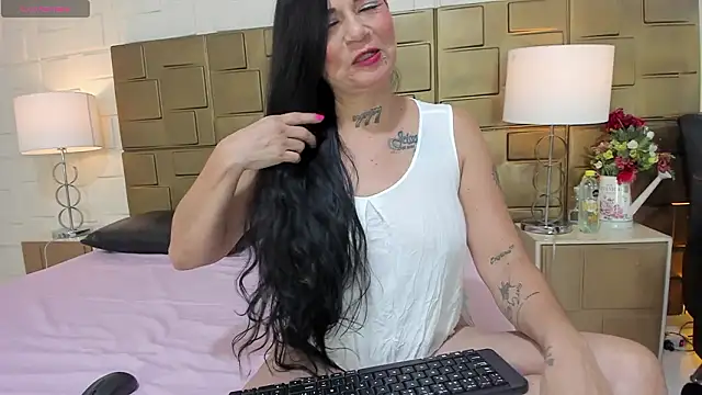 Snapshot of IsabellaDaft chatting on March 21, 7:50 pm IsabellaDaft online show from March 21, 7:50 pm