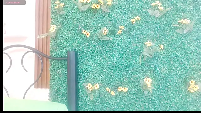 hotlatinaluna23 online show from April 24, 3:36 pm