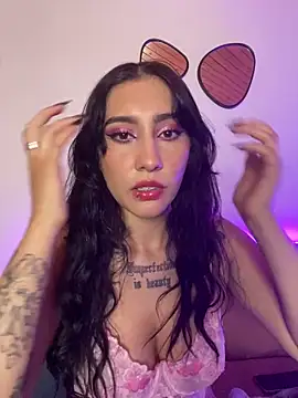 Zeyra pink online show from March 23, 2:21 pm