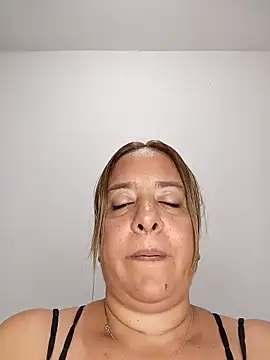 Snapshot of LIVANA_2026 chatting on March 31, 12:56 am LIVANA 2026 online show from March 31, 12:56 am