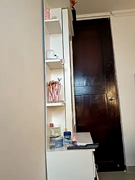 Mia Lauryn online show from April 1, 1:41 pm