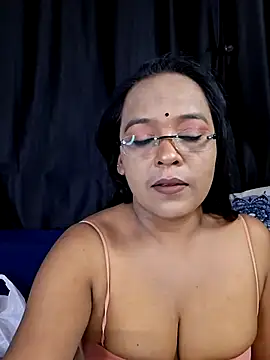 hornyrosy321 online show from July 1, 5:23 pm