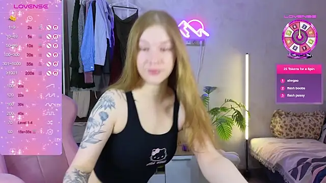 Snapshot of GoldenSunBunny chatting on March 30, 2:23 am GoldenSunBunny online show from March 30, 2:23 am