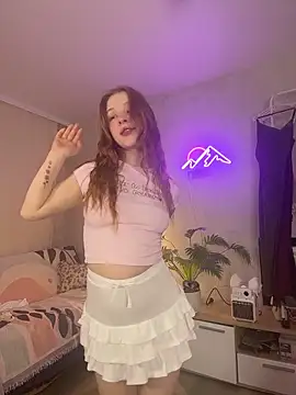 Snapshot of GoldenSunBunny chatting on April 9, 2:11 am GoldenSunBunny online show from April 9, 2:11 am