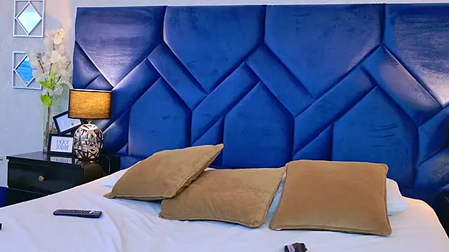 NahomiMorel online show from March 20, 8:14 pm