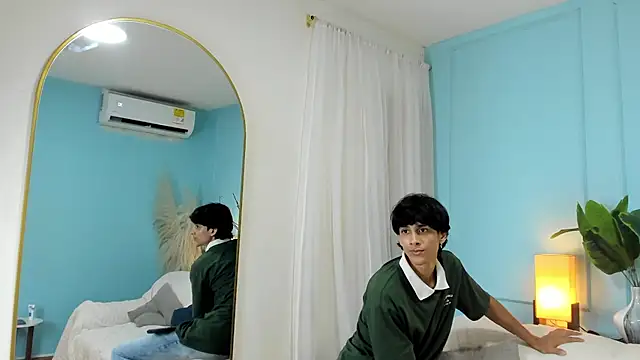 Snapshot of Cheys_Mast chatting on March 25, 6:25 pm Cheys Mast online show from March 25, 6:25 pm