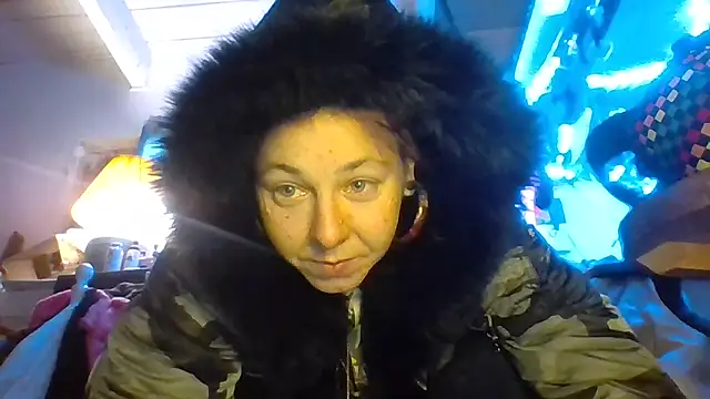 Snapshot of Ambionce chatting on April 2, 3:20 pm Ambionce online show from April 2, 3:20 pm