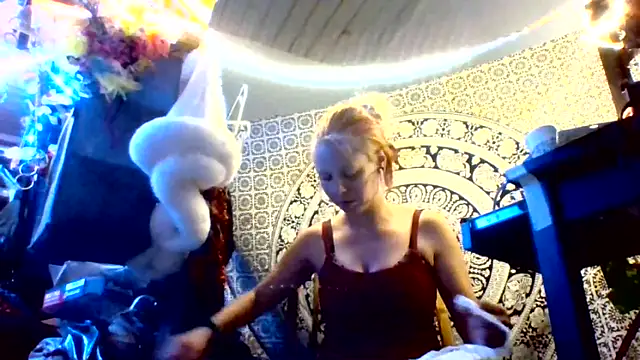 Ambionce online show from May 20, 11:05 am