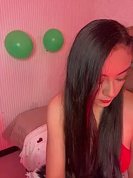 Snapshot of lola_pink17 chatting on March 24, 1:38 pm lola pink17 online show from March 24, 1:38 pm