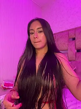 Snapshot of lola_pink17 chatting on March 27, 1:33 pm lola pink17 online show from March 27, 1:33 pm