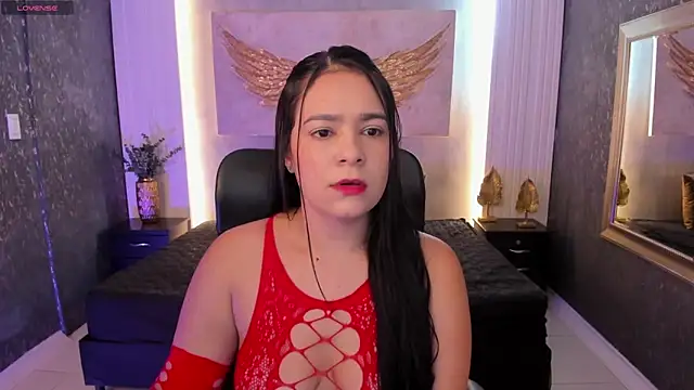 Snapshot of Emily-brown_ chatting on April 1, 11:22 am Emily-brown online show from April 1, 11:22 am