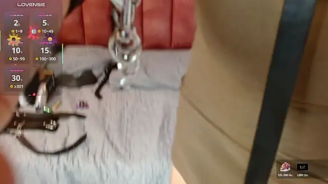 hilaryythompson online show from May 13, 8:27 pm