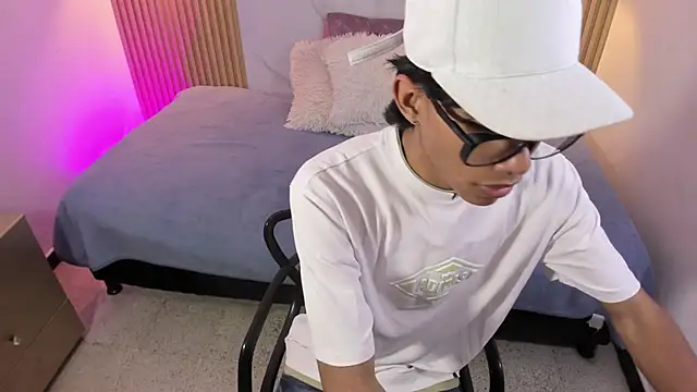 Im MatthewScott online show from March 28, 7:57 pm