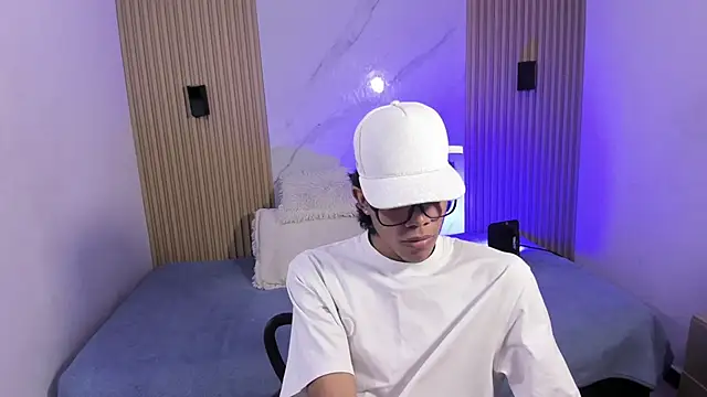 Im MatthewScott online show from April 1, 7:33 pm