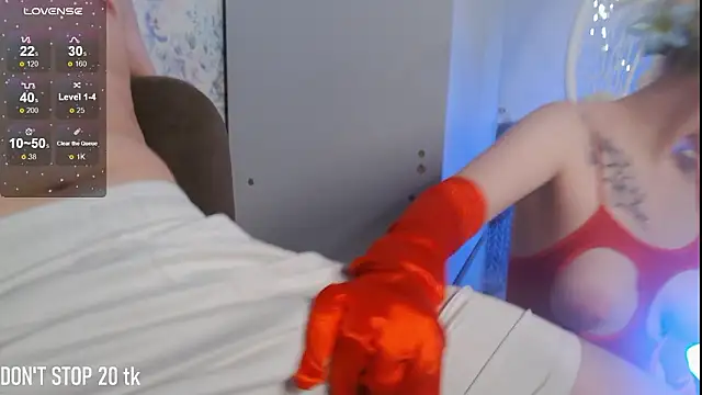 Snapshot of MikeXEmilia chatting on March 27, 8:19 pm MikeXEmilia online show from March 27, 8:19 pm