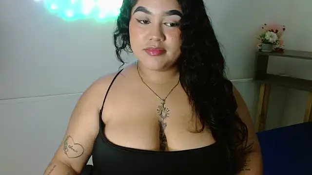 Snapshot of Odeth_Jones chatting on March 27, 11:04 pm Odeth Jones online show from March 27, 11:04 pm