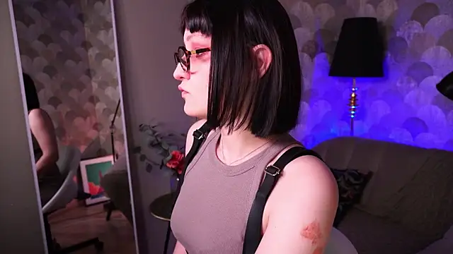 Snapshot of Velvet_Lily chatting on April 3, 8:51 pm Velvet Lily online show from April 3, 8:51 pm