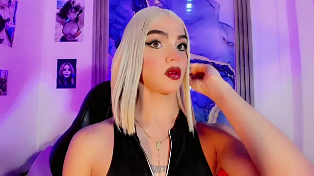 Snapshot of blonde_queen- chatting on April 8, 2:55 am blonde queen- online show from April 8, 2:55 am