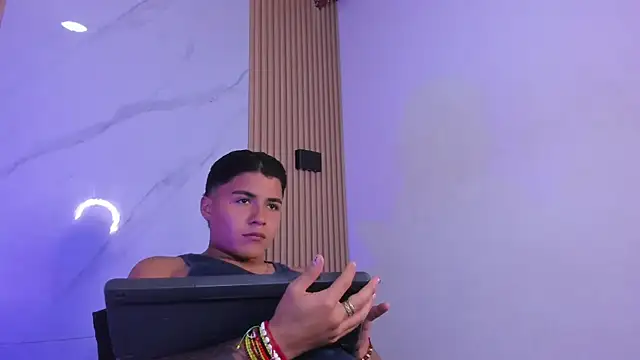 Liam Dustin online show from March 21, 8:45 pm