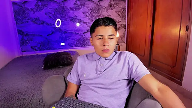 Liam Dustin online show from March 31, 8:42 pm