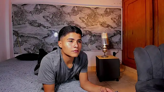 Snapshot of Liam_Dustin chatting on April 28, 8:47 pm Liam Dustin online show from April 28, 8:47 pm