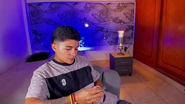 Snapshot of Liam_Dustin chatting on May 20, 8:59 pm Liam Dustin online show from May 20, 8:59 pm