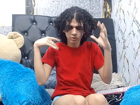 Snapshot of isa_x18 chatting on June 29, 11:21 am isa x18 online show from June 29, 11:21 am
