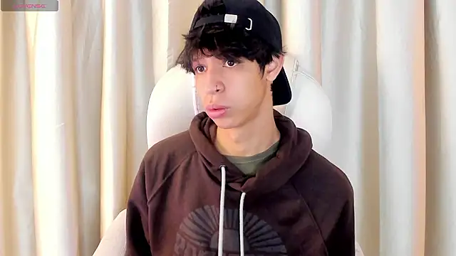 Snapshot of Ethan_qop chatting on March 19, 11:25 am Ethan qop online show from March 19, 11:25 am