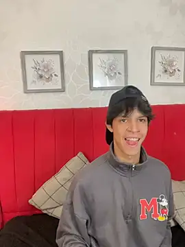 Snapshot of Ethan_qop chatting on March 24, 6:57 pm Ethan qop online show from March 24, 6:57 pm